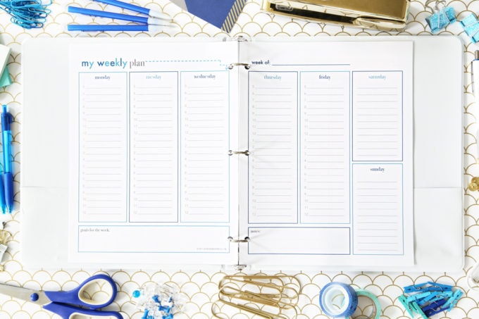 Blue Student Binder Printables, Weekly Planning Two-Page Spread, Student Binder with Free Printables for Back-to-School, study aids, high school organization, college organization, middle school organization, pretty printables, printables for girls, printables for boys, resources for students, back to school, graduation gift, student organization, teacher printables