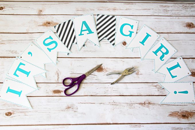 Love this cute free printable bunting banner! It includes every letter, so it could easily be used for birthdays, baby showers, wedding showers, and other celebrations! Click through to the post to snag the printable!