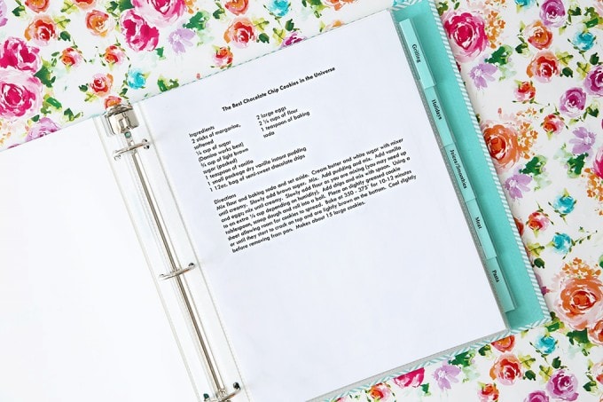 Love this Free Printable Recipe Binder! What a great way to organize my recipes to make meal planning and prep so much easier! Click through to the post to get the pretty printables! | JustAGirlAndHerBlog.com