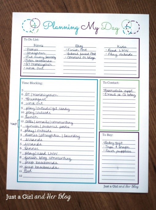 This simple strategy helped me organize my whole life, be more productive, and make the most of my time! Click over to the post for the details and a cute printable!