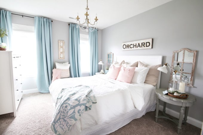 Guest Bedroom in Aqua, Pink, and White