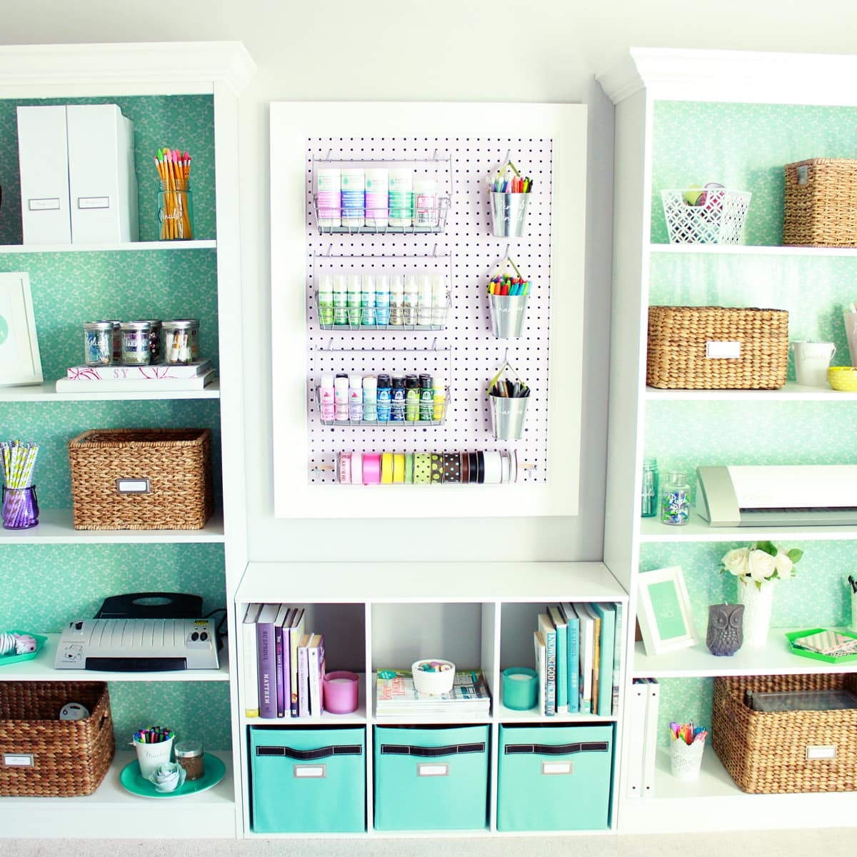 Small, Organized Home Office Makeover