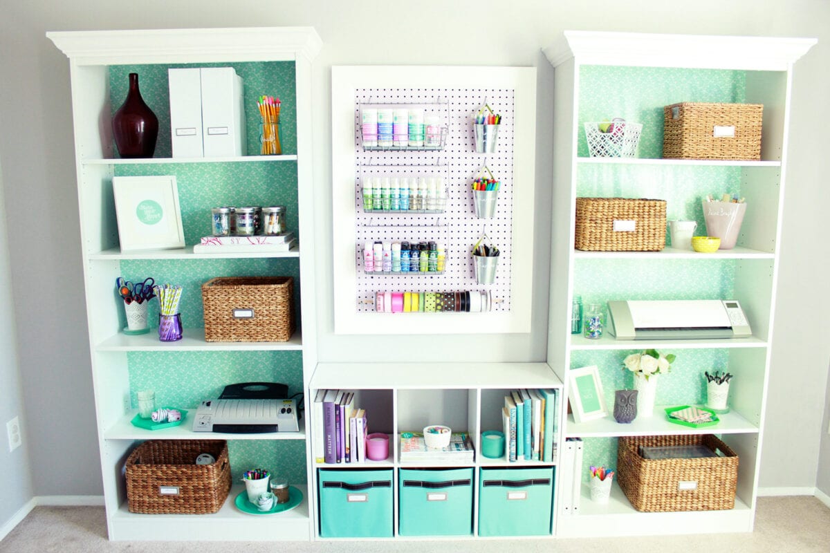 Bookshelf Storage in an Organized Home Office