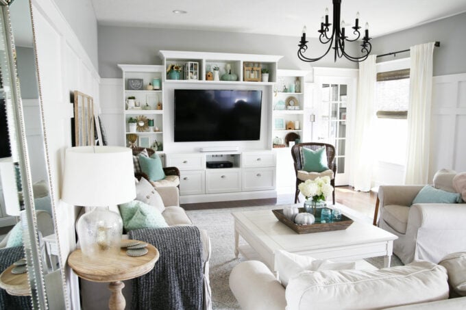 Fall living room with aqua, white, and neutral decor