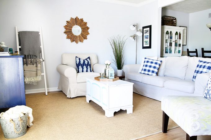 Love this beautiful living room refresh-- especially the flexibility of the IKEA EKTORP sofa and chair with the interchangeable covers! I need these in our house! Click through to the post to see how she does it!