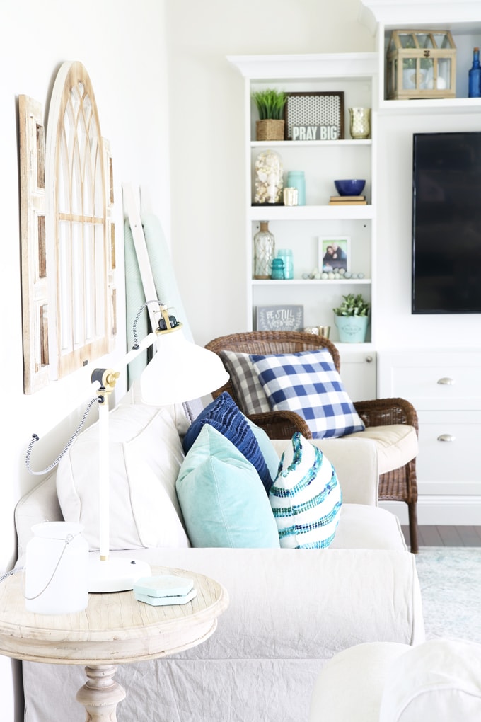 Home- Simply Summer living room home tour, coastal living room, family room, summer decor, shelf styling, navy blue and aqua living room decor, nautical decor ideas