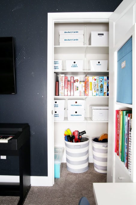 Organized Closet Using the IKEA ALGOT System in a Tween Hangout Room