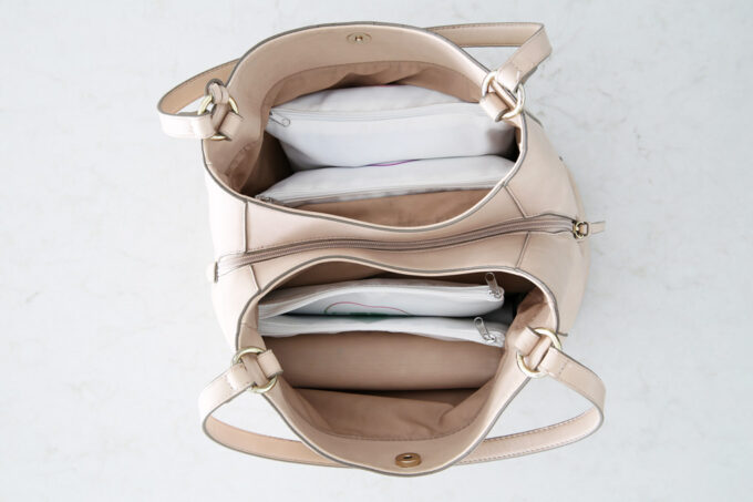 Organize a purse with zipper bags