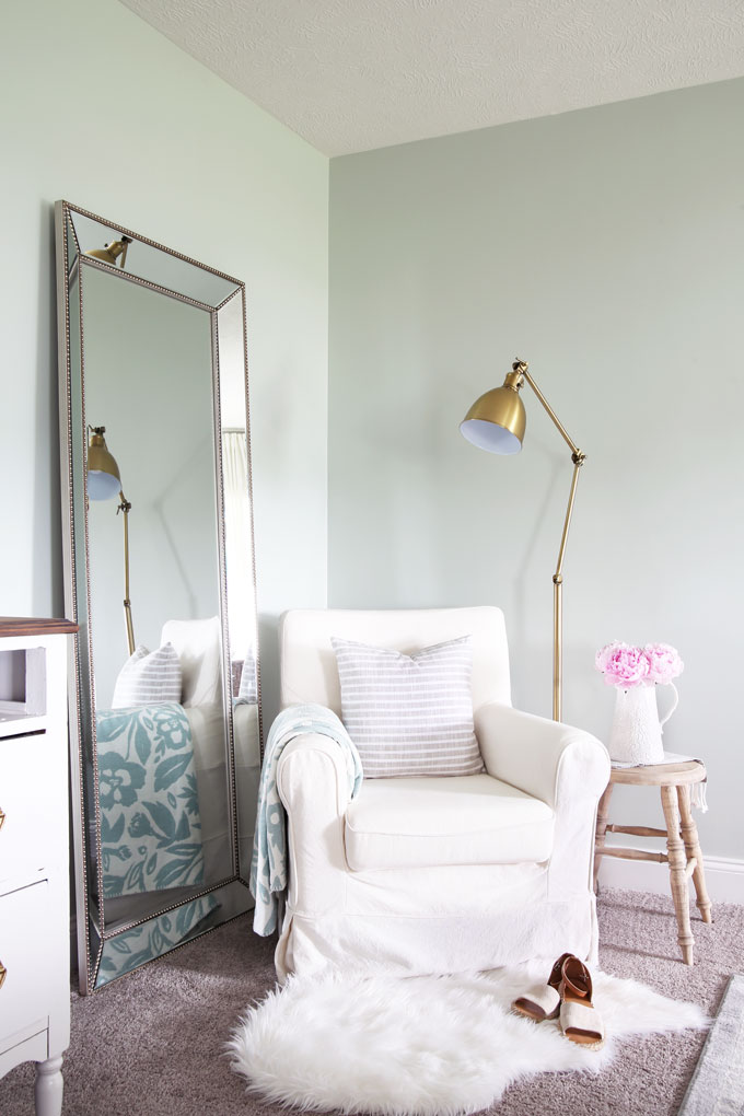 Reading Nook in Cozy Master Bedroom Design