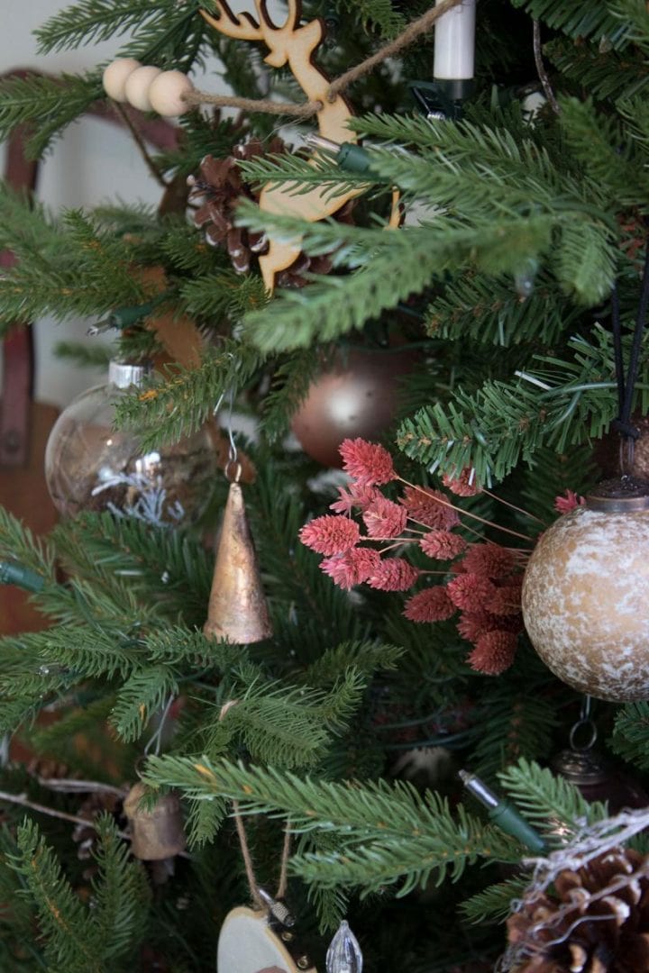 Detailed rustic Christmas tree ornaments from The Honeycomb Home