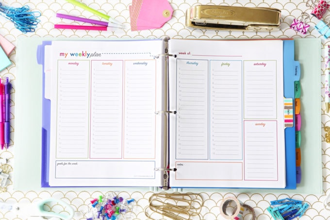 Weekly Calendar Printable, Student Binder with Free Printables for Back-to-School, study aids, high school organization, college organization, middle school organization, pretty printables, printables for girls, printables for boys, resources for students, back to school, graduation gift, student organization, teacher printables