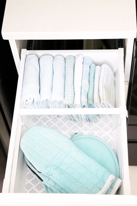 IKEA SEKTION Kitchen Drawer Holding Oven Mitts and Kitchen Towels