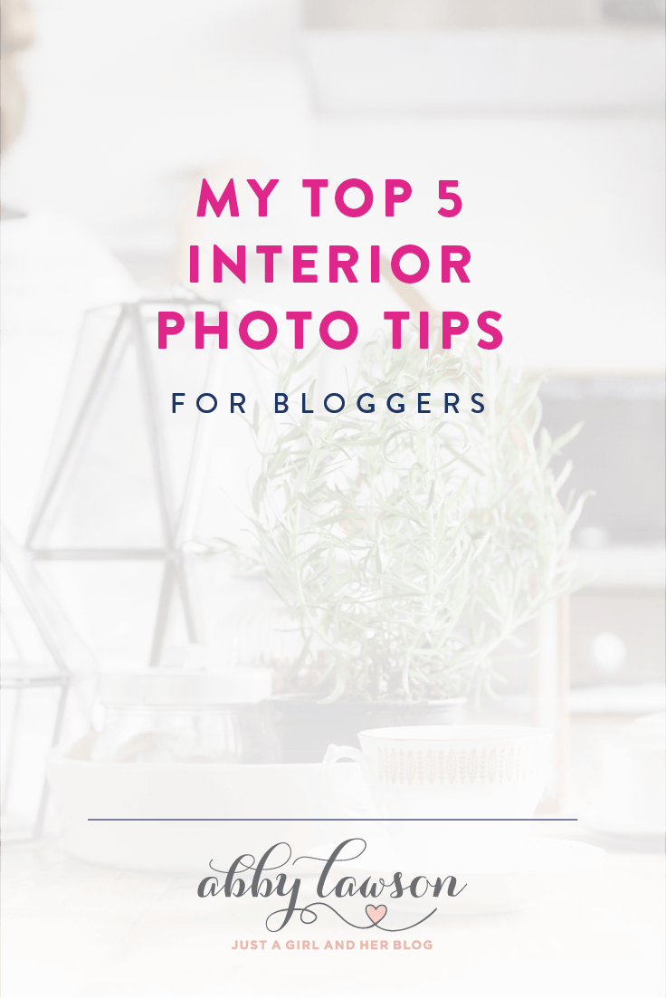 These photography tips are so helpful! I've always wondered how bloggers get their interior photos so bright, crisp and clear, and now I know how! Click through to the post to read all of her tips and tricks!